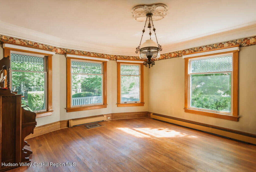 54 Linderman Avenue, Kingston, NY 12401 - Photo 9 of 47