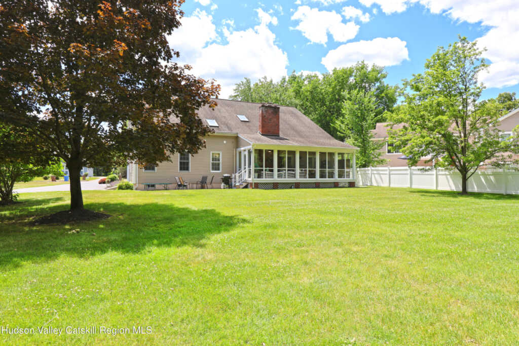 14 Amy Court, Kingston, NY 12401 - Photo 4 of 49