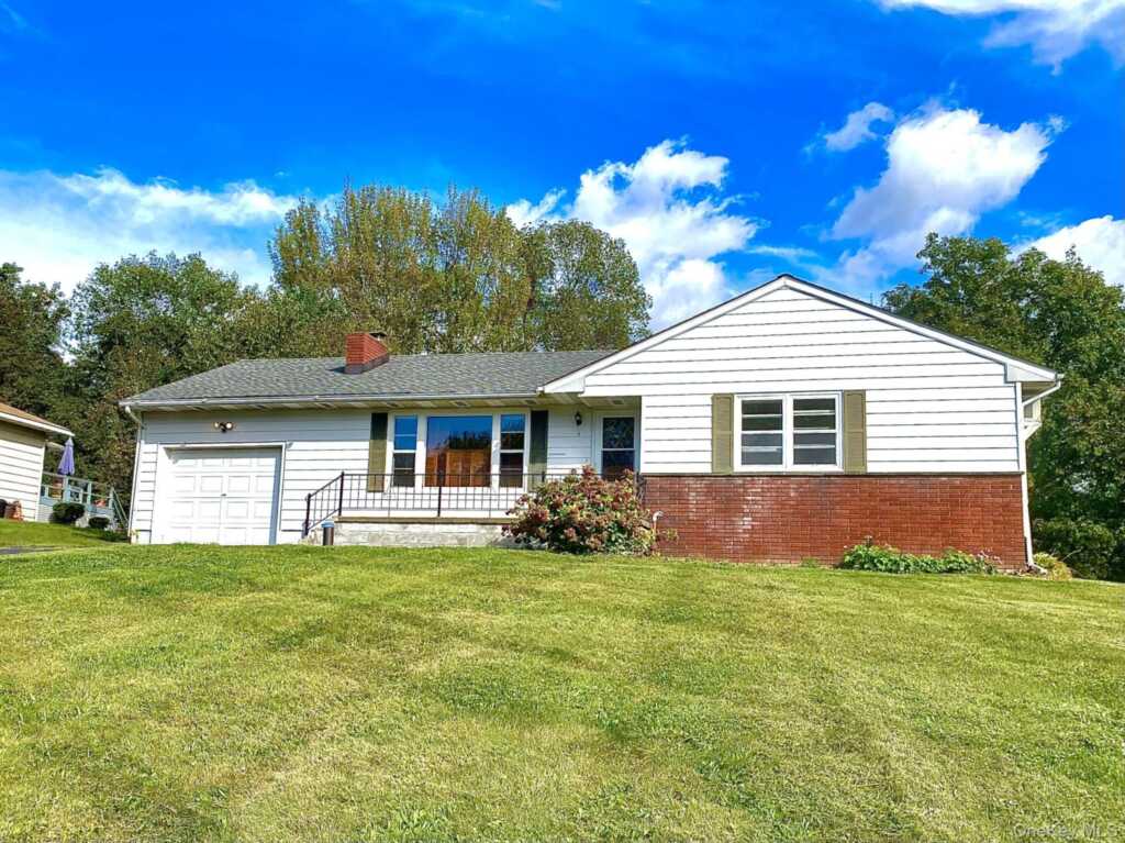 5 Espie Road, Rhinebeck, NY 12572