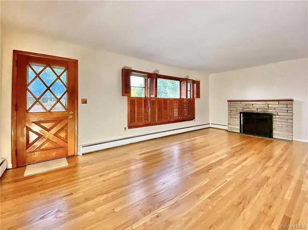 5 Espie Road, Rhinebeck, NY 12572 - Photo 2 of 21