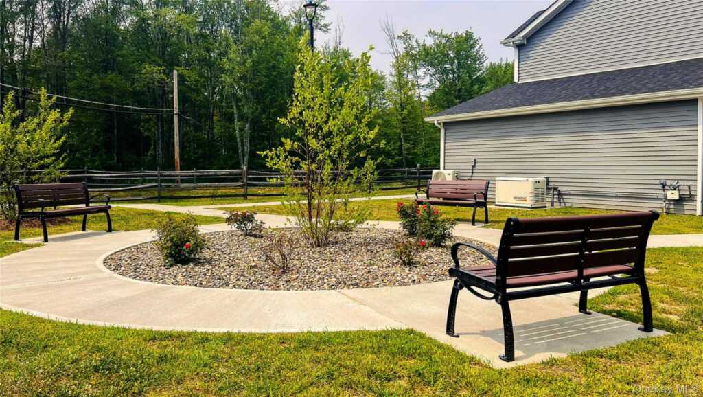 14 Moka Place, Saugerties, NY 12477 - Photo 3 of 34