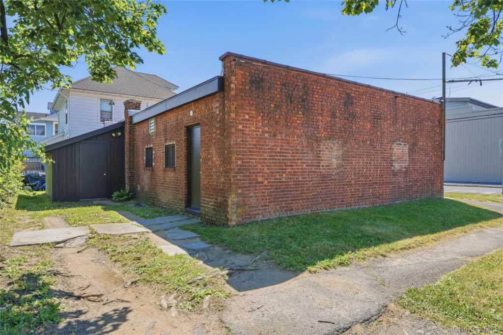 118 Grand Street, Kingston, NY 12401 - Photo 17 of 20
