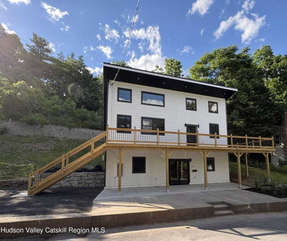 33 Valley Street, Saugerties, NY 12477 - Photo 2 of 29