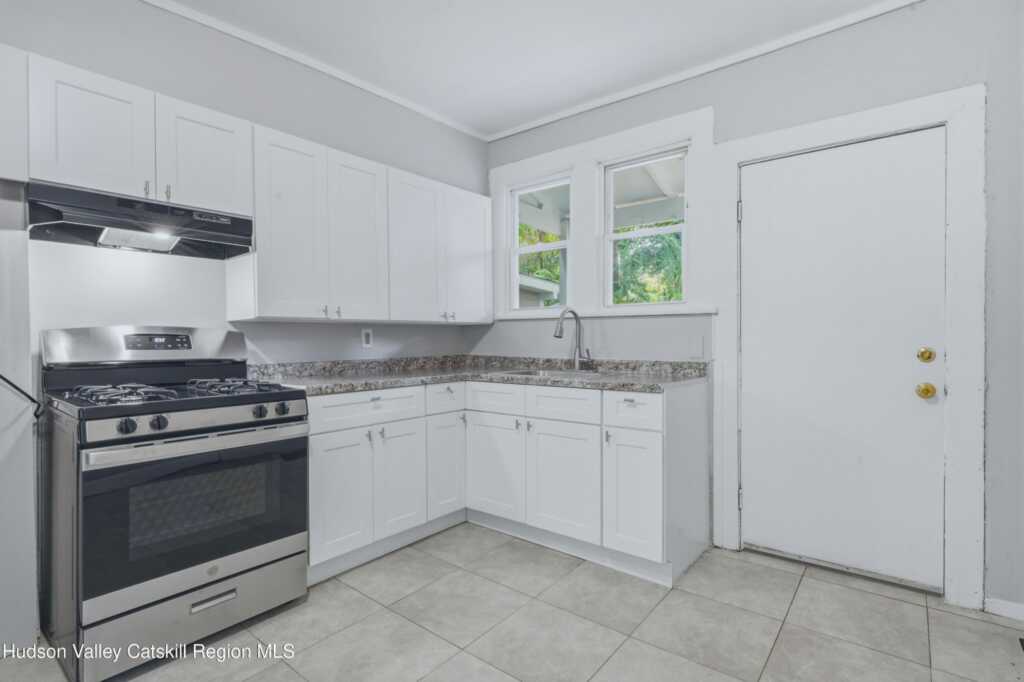 70 Van Deusen Street, Kingston, NY 12401 - Photo 9 of 20