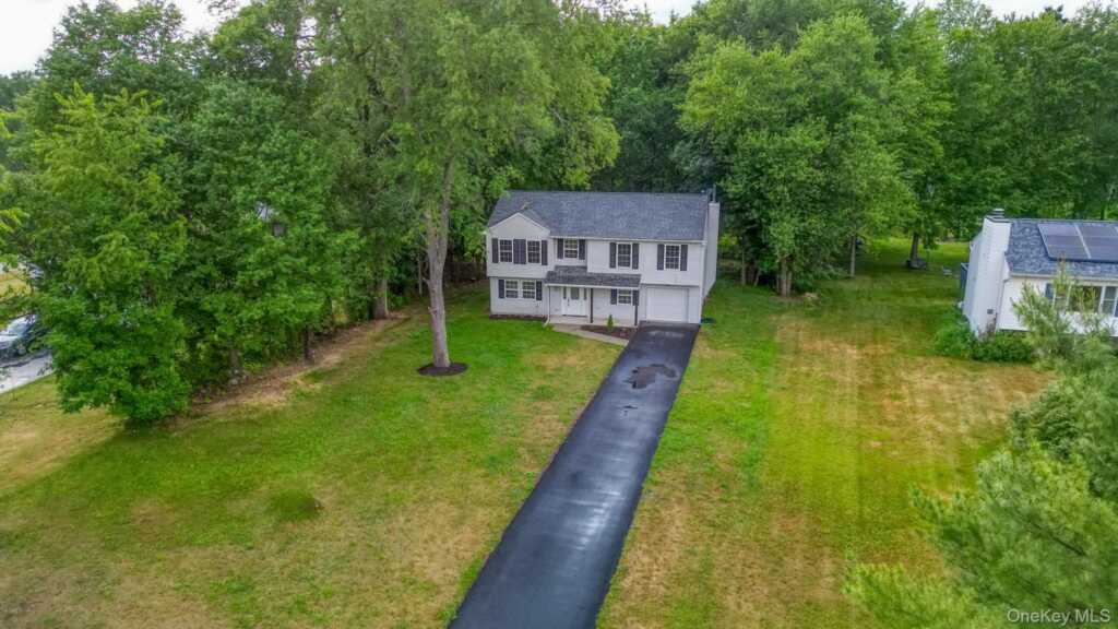 30 Kayleigh Drive, New Paltz, NY 12561 - Photo 2 of 33