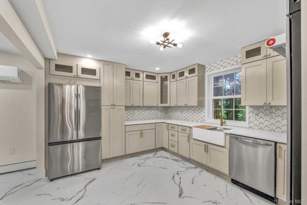 30 Kayleigh Drive, New Paltz, NY 12561 - Photo 8 of 33