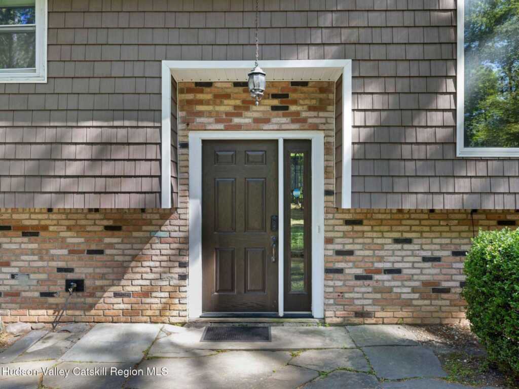72 Van Dale Road, Woodstock, NY 12498 - Photo 2 of 37
