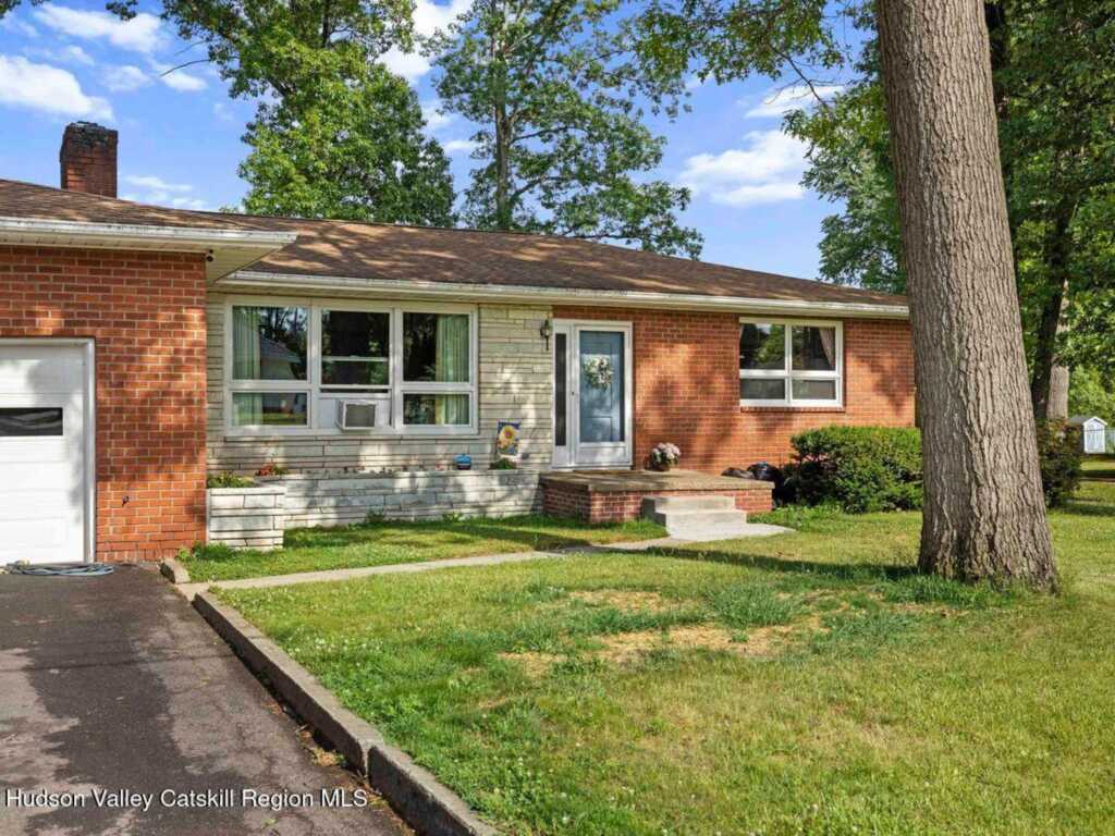 12 Ebel Court, Saugerties, NY 12477 - Photo 3 of 50