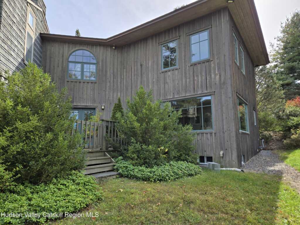 84 Highland Road, Stone Ridge, NY 12484