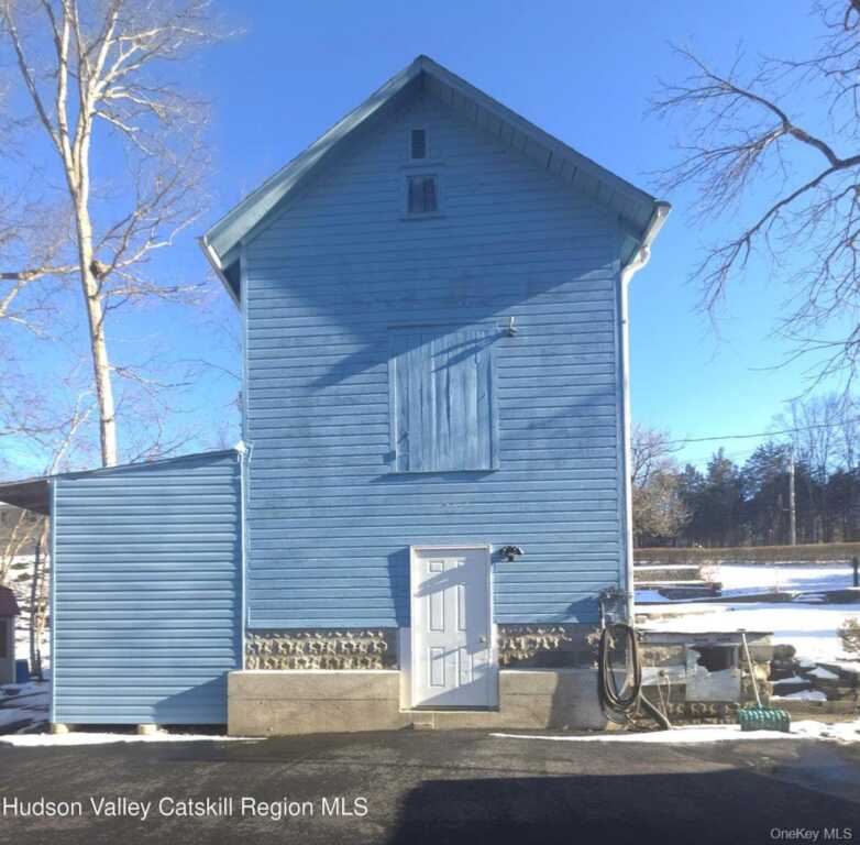 845 Lucas Avenue Extension, Hurley, NY 12443 - Photo 2 of 29