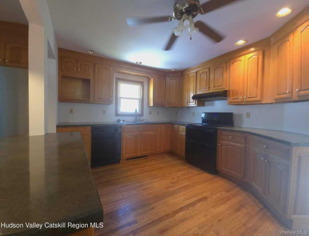 845 Lucas Avenue Extension, Hurley, NY 12443 - Photo 7 of 29