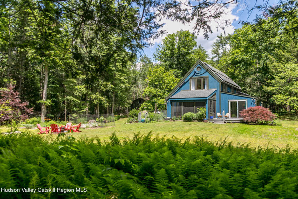 137 Stillwater Road, Stone Ridge, NY 12484 - Photo 2 of 33