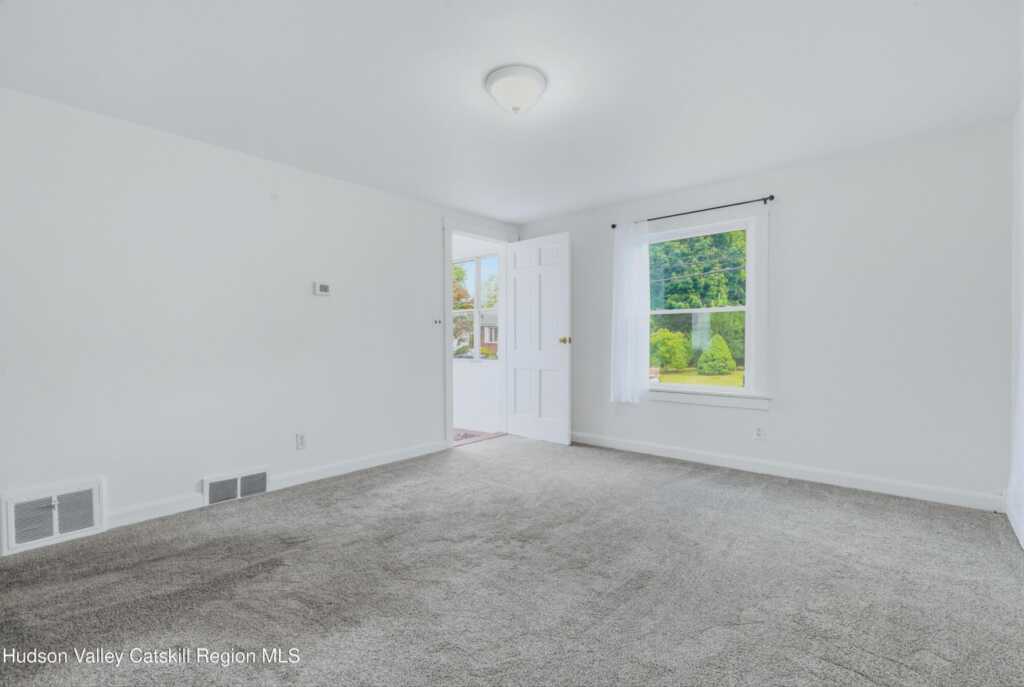 91 Wrentham Street, Kingston, NY 12401 - Photo 5 of 24