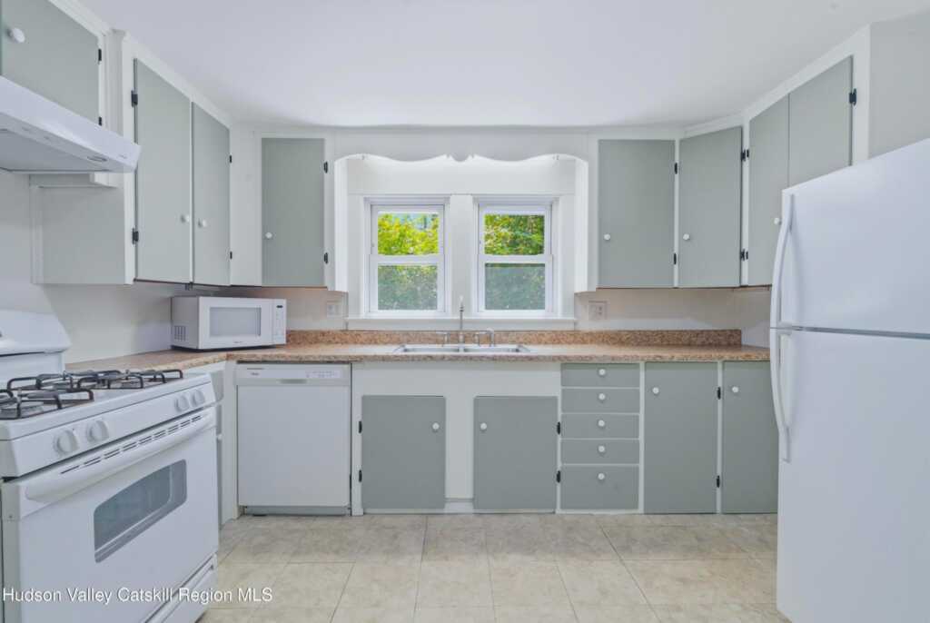 91 Wrentham Street, Kingston, NY 12401 - Photo 9 of 24