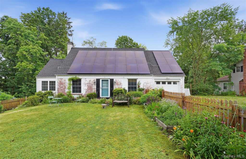 7 Lookout Avenue, New Paltz, NY 12561
