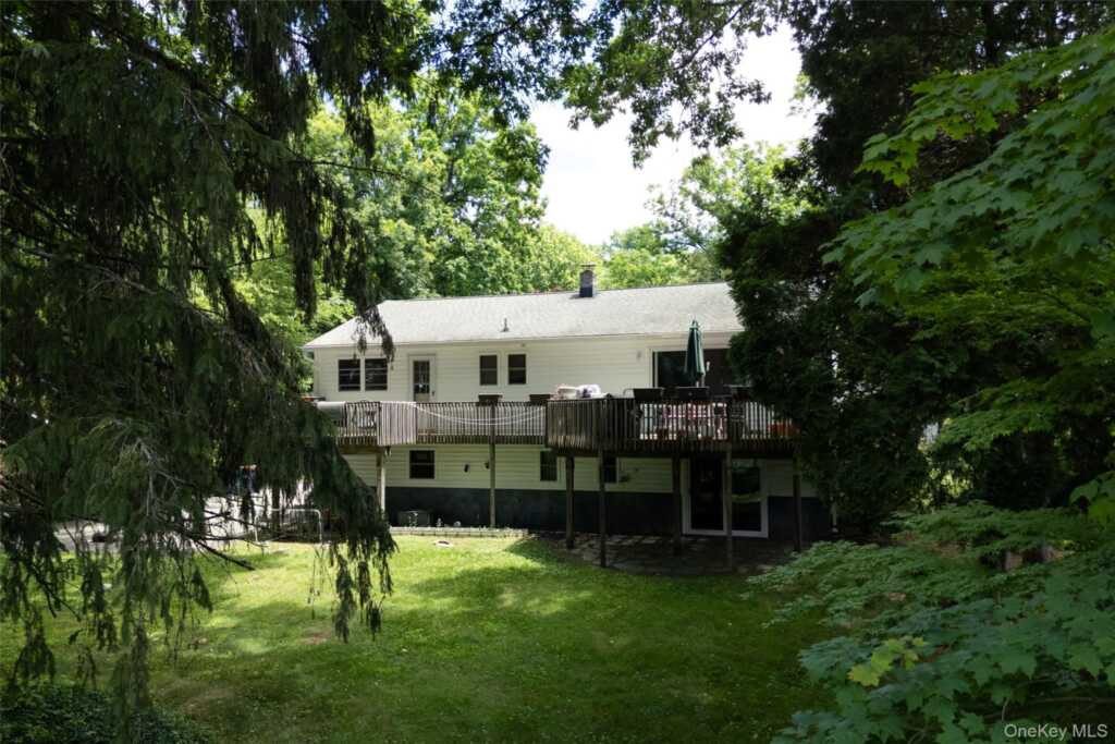 22 Crosmour Road, Rhinebeck, NY 12572 - Photo 31 of 36