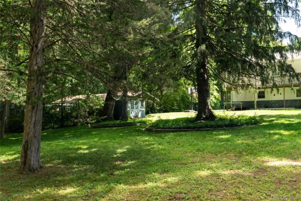 22 Crosmour Road, Rhinebeck, NY 12572 - Photo 34 of 36