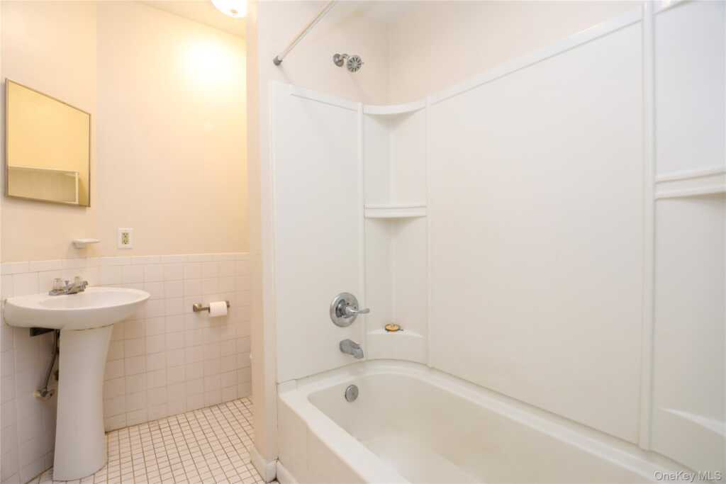 144 Saint James Street, Unit #1a, Kingston, NY 12401 - Photo 15 of 17