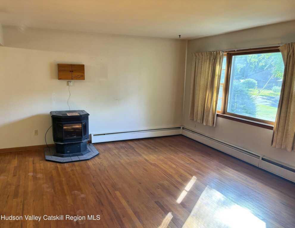 22 Apple Tree Drive, Rhinebeck, NY 12572 - Photo 4 of 27