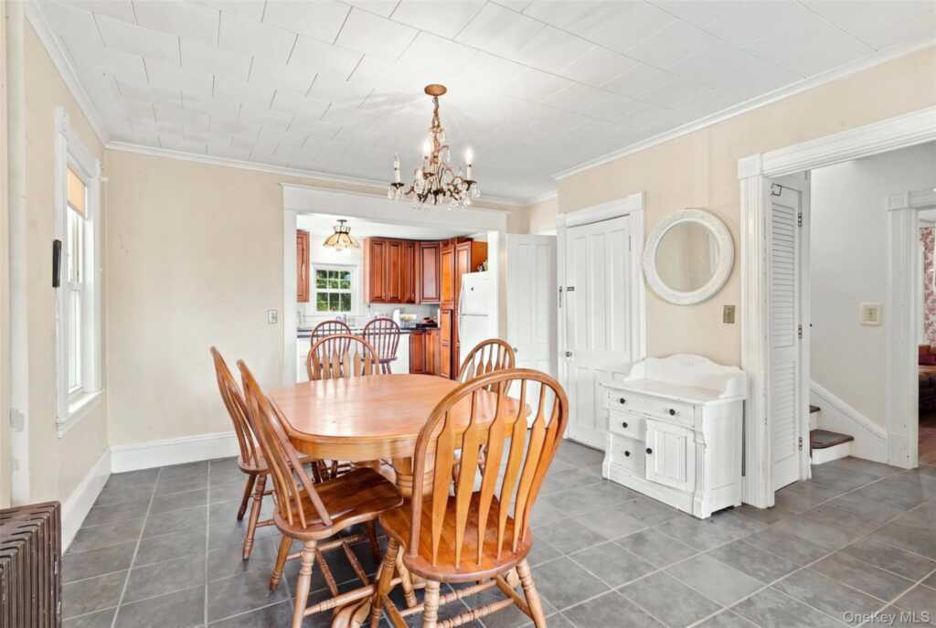4073 Route 9W, Saugerties, NY 12477 - Photo 10 of 46