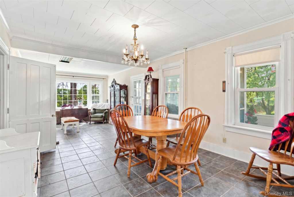 4073 Route 9W, Saugerties, NY 12477 - Photo 11 of 46