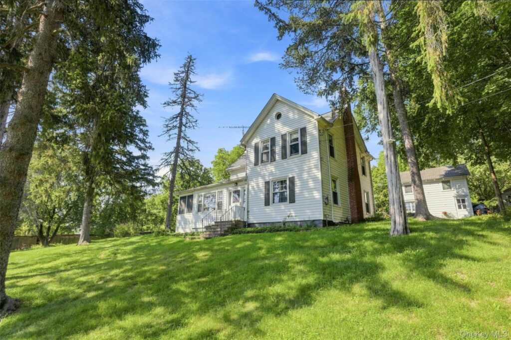 4073 Route 9W, Saugerties, NY 12477 - Photo 35 of 46