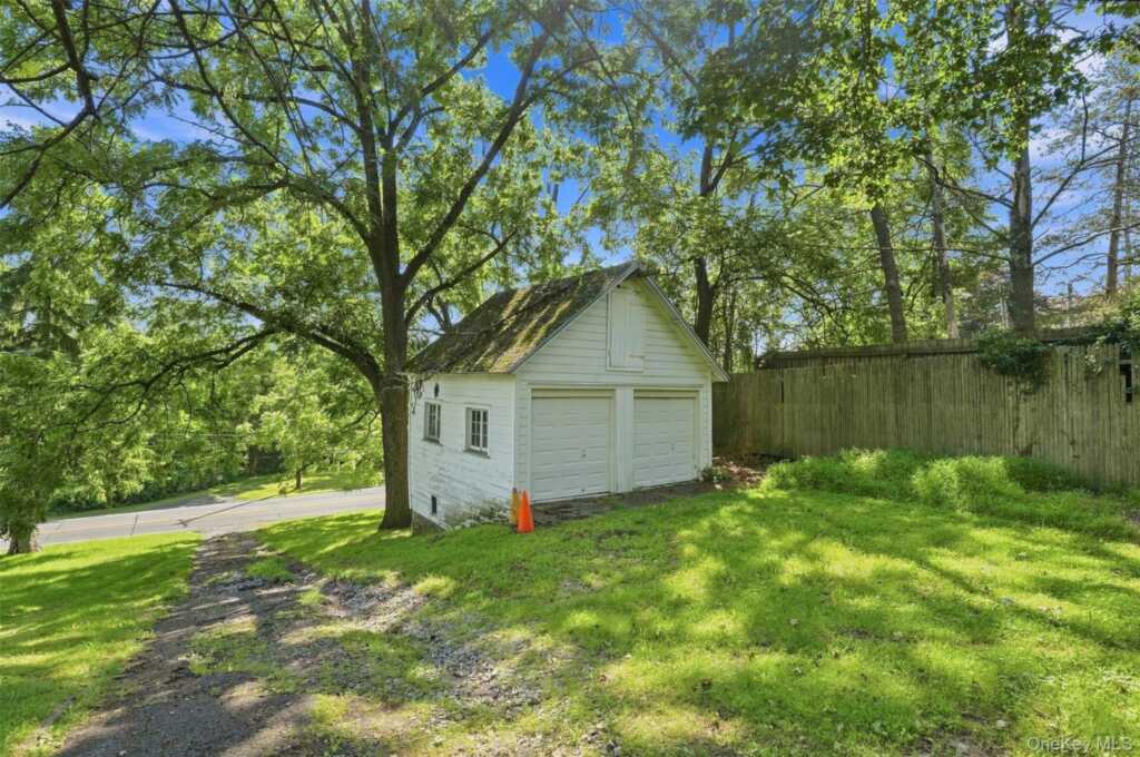 4073 Route 9W, Saugerties, NY 12477 - Photo 37 of 46