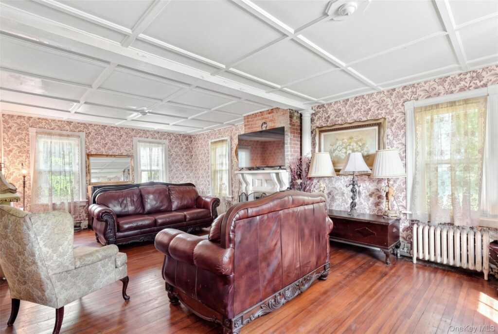 4073 Route 9W, Saugerties, NY 12477 - Photo 7 of 46