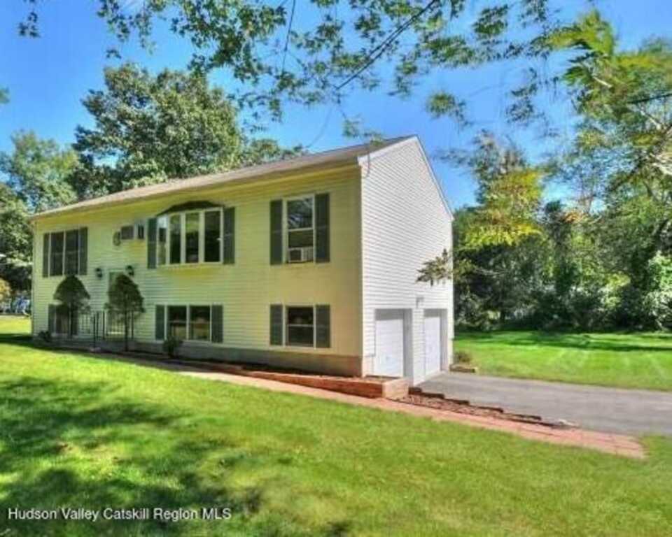 420 Sepasco Center Street, Rhinebeck, NY 12572 - Photo 2 of 28