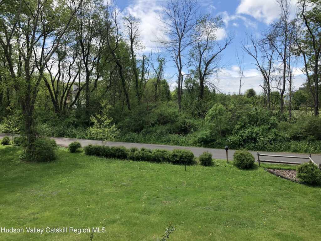 420 Sepasco Center Street, Rhinebeck, NY 12572 - Photo 4 of 28