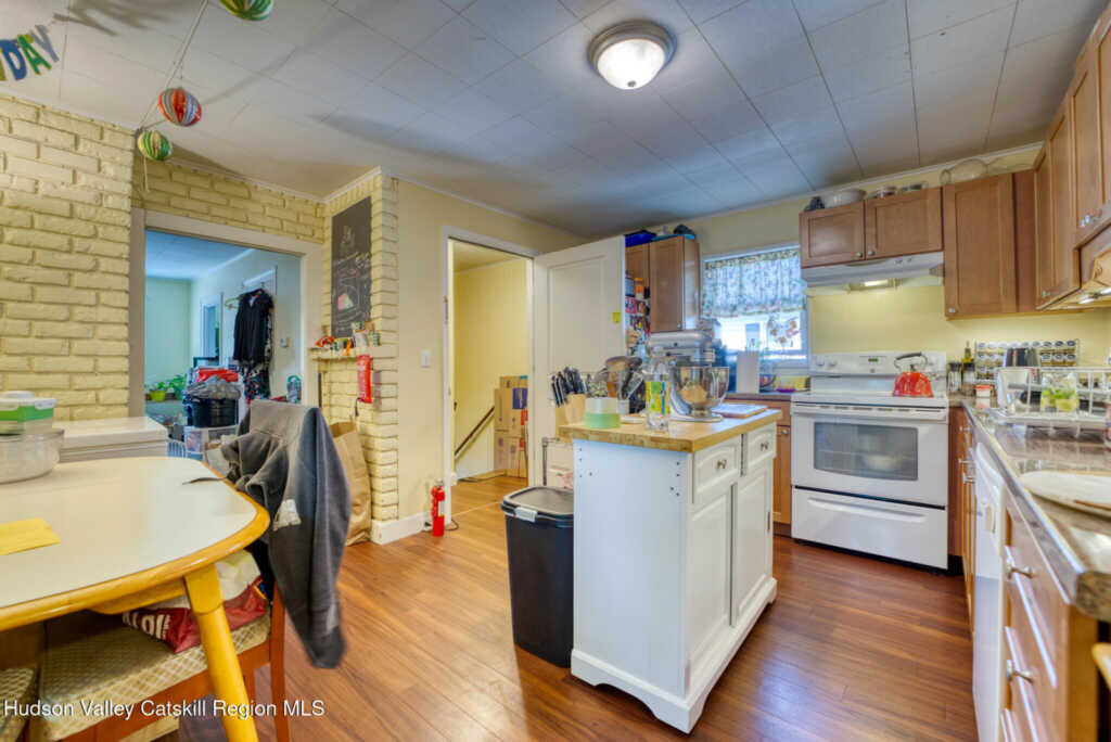 83 Livingston Street, Saugerties, NY 12477 - Photo 6 of 25