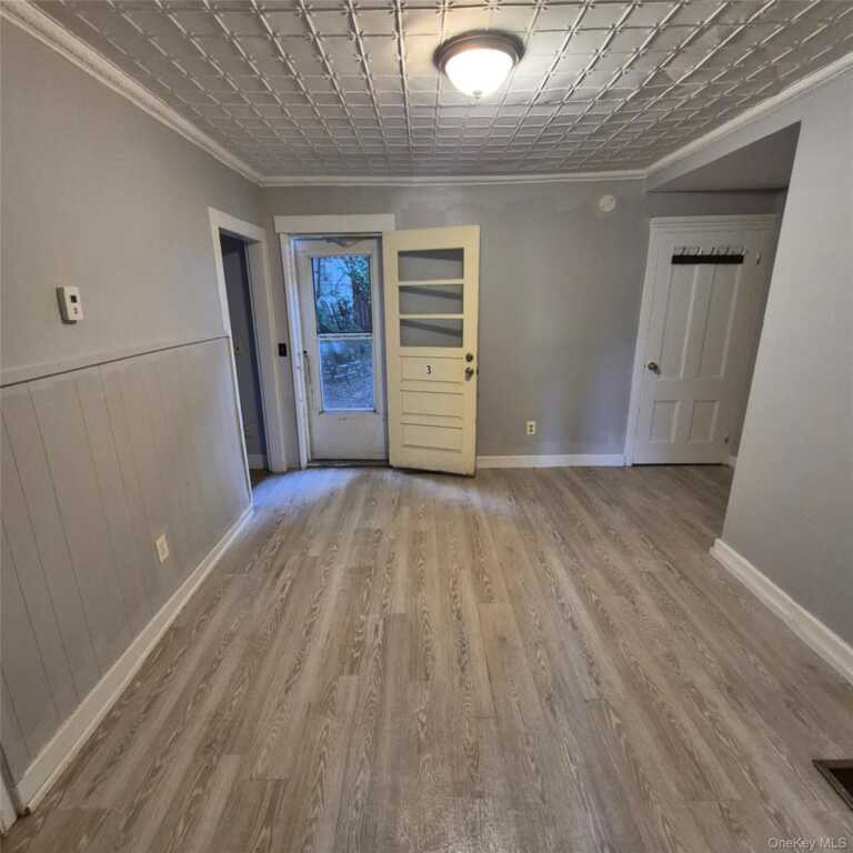 87 W Pierpont Street, Unit #3, Kingston, NY 12401 - Photo 11 of 13
