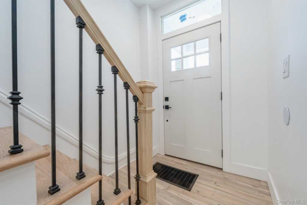 110 Greenkill Avenue, Kingston, NY 12401 - Photo 4 of 42