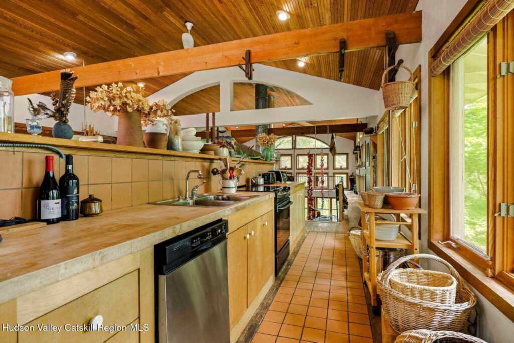 639 Saugerties Road, Woodstock, NY 12498 - Photo 25 of 50