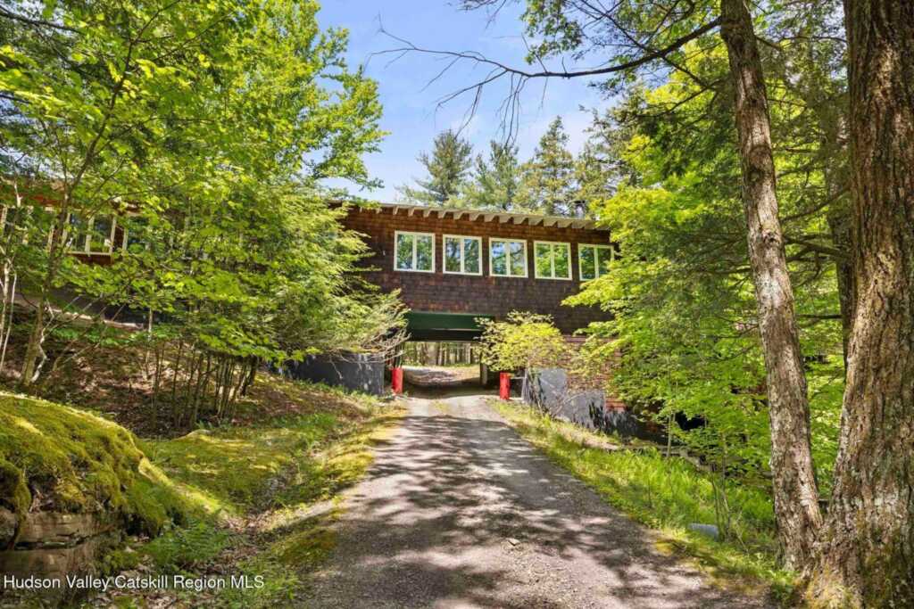 639 Saugerties Road, Woodstock, NY 12498 - Photo 4 of 50