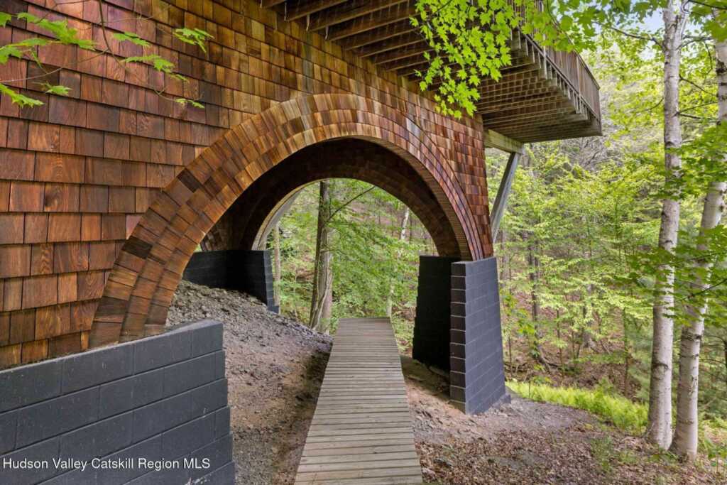 639 Saugerties Road, Woodstock, NY 12498 - Photo 5 of 50