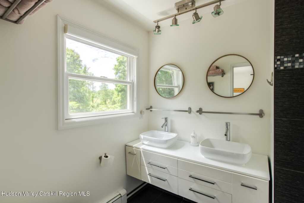 242 Milan Hollow Road, Rhinebeck, NY 12572 - Photo 22 of 48