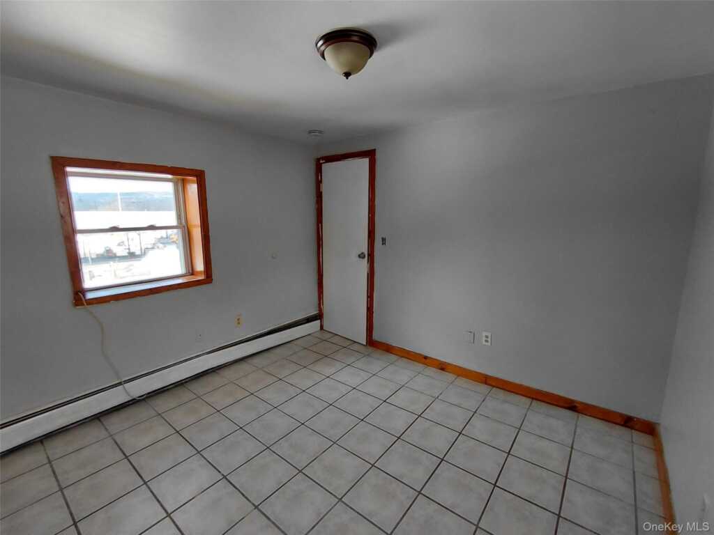 2095 Ulster Avenue, Unit #9, Kingston, NY 12449 - Photo 5 of 6