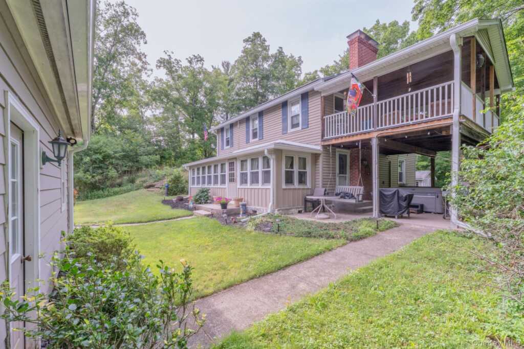 542 Blue Mountain Road, Saugerties, NY 12477