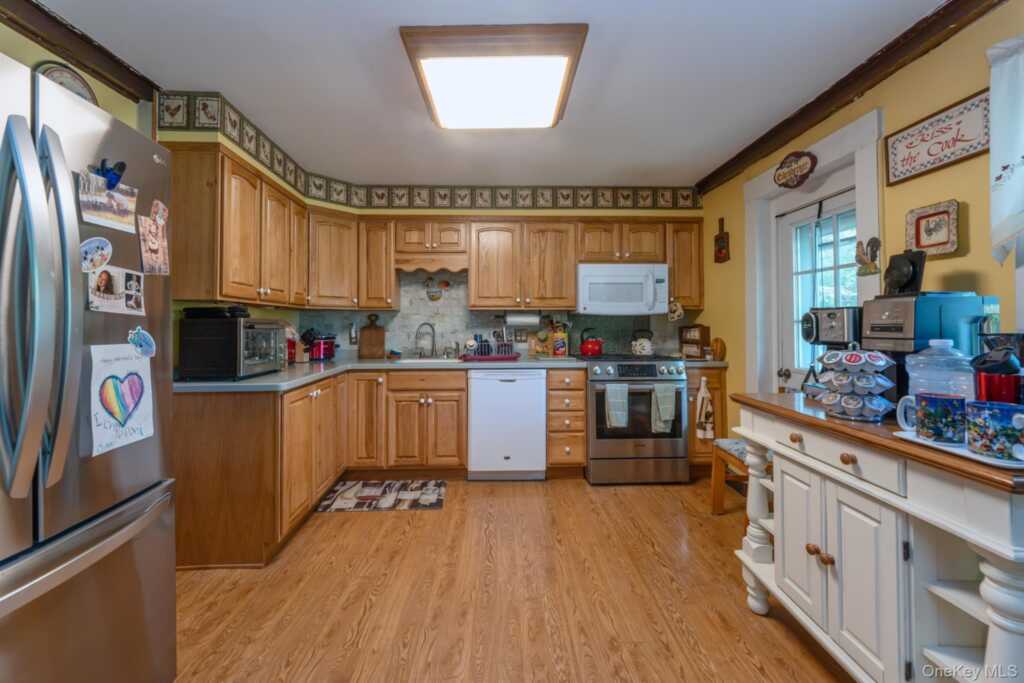 542 Blue Mountain Road, Saugerties, NY 12477 - Photo 15 of 44
