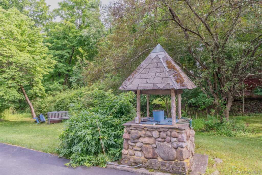 542 Blue Mountain Road, Saugerties, NY 12477 - Photo 37 of 44