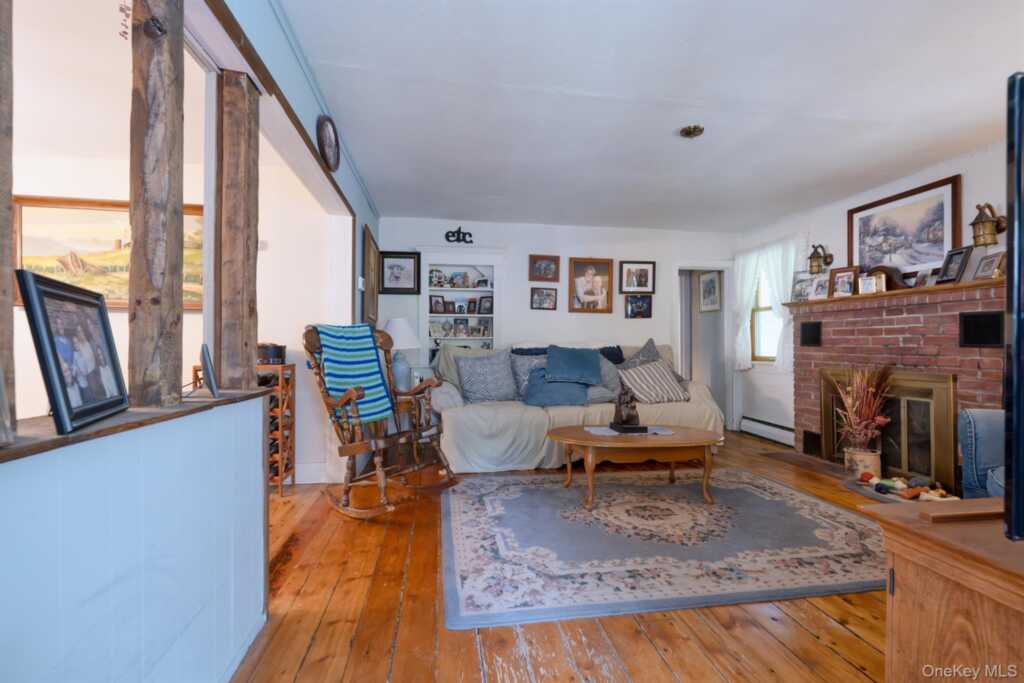 542 Blue Mountain Road, Saugerties, NY 12477 - Photo 7 of 44