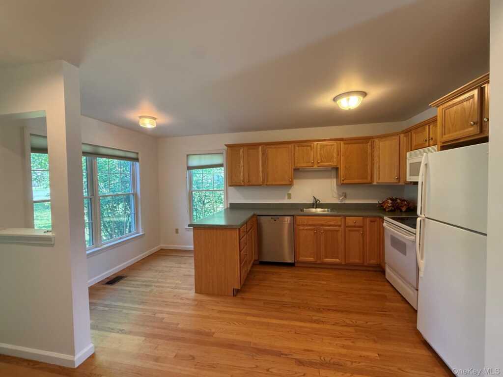 68 Rosemary Way, Rhinebeck, NY 12572 - Photo 3 of 18