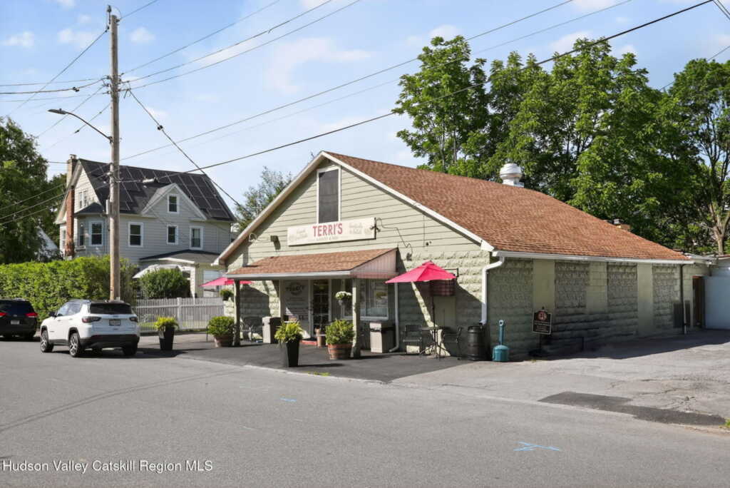 56 Emerson Street, Kingston, NY 12401 - Photo 2 of 23