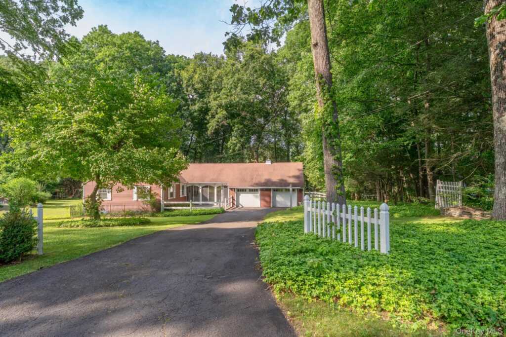 8 Carroll Street, Rosendale, NY 12486