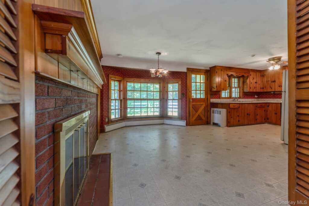 8 Carroll Street, Rosendale, NY 12486 - Photo 11 of 41