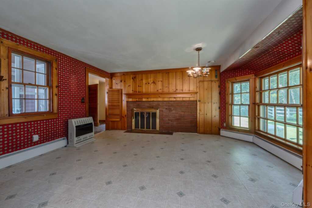 8 Carroll Street, Rosendale, NY 12486 - Photo 12 of 41