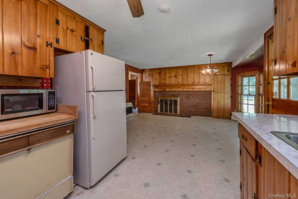 8 Carroll Street, Rosendale, NY 12486 - Photo 16 of 41