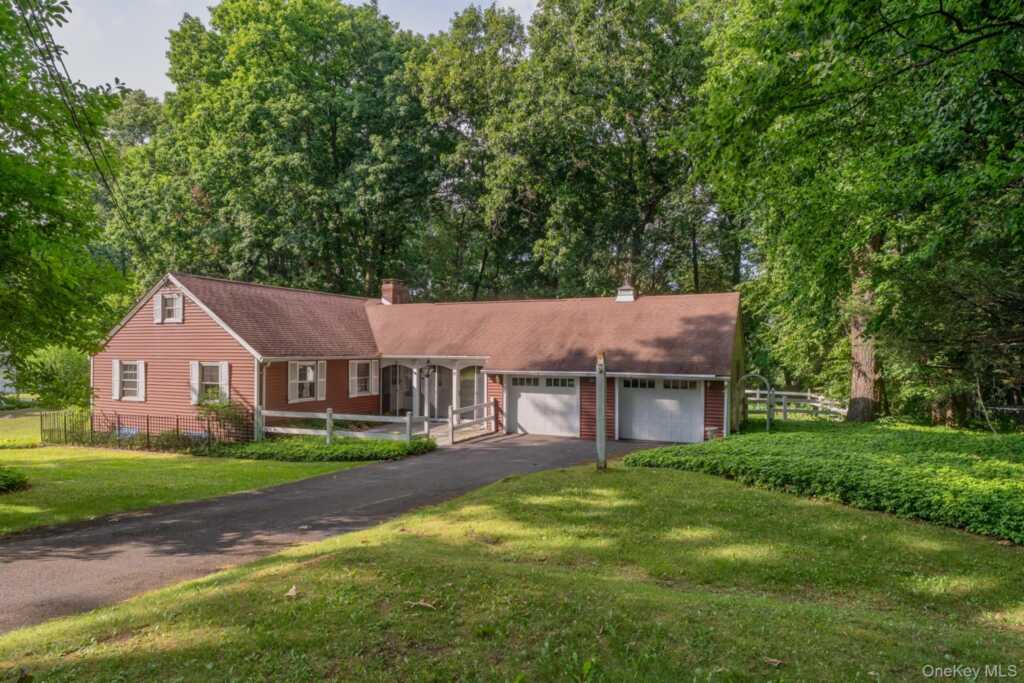 8 Carroll Street, Rosendale, NY 12486 - Photo 2 of 41