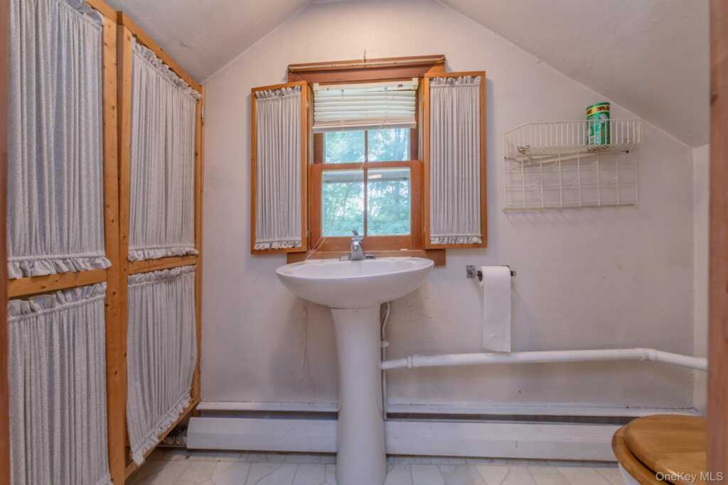 8 Carroll Street, Rosendale, NY 12486 - Photo 27 of 41